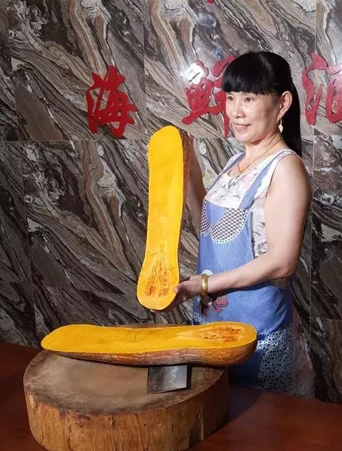 種南瓜竟然種出“麻煩”了，瓜販搶購，電視臺(tái)記者也趕來了